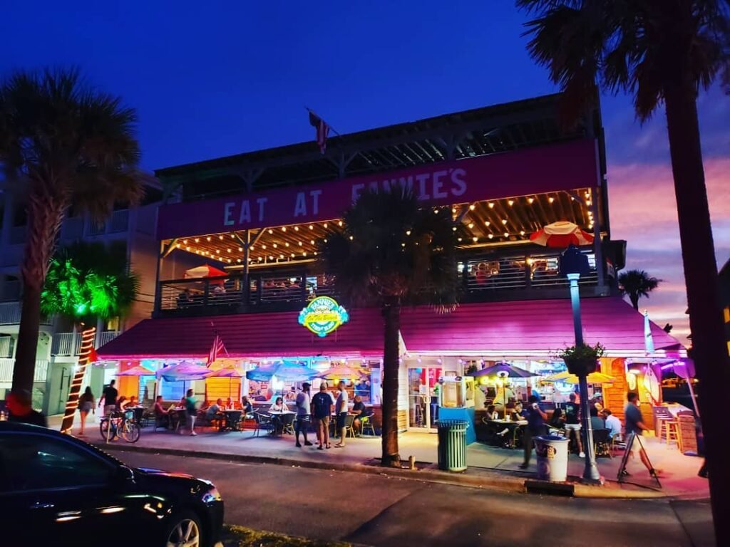 Shop and Dine on Tybrisa Street